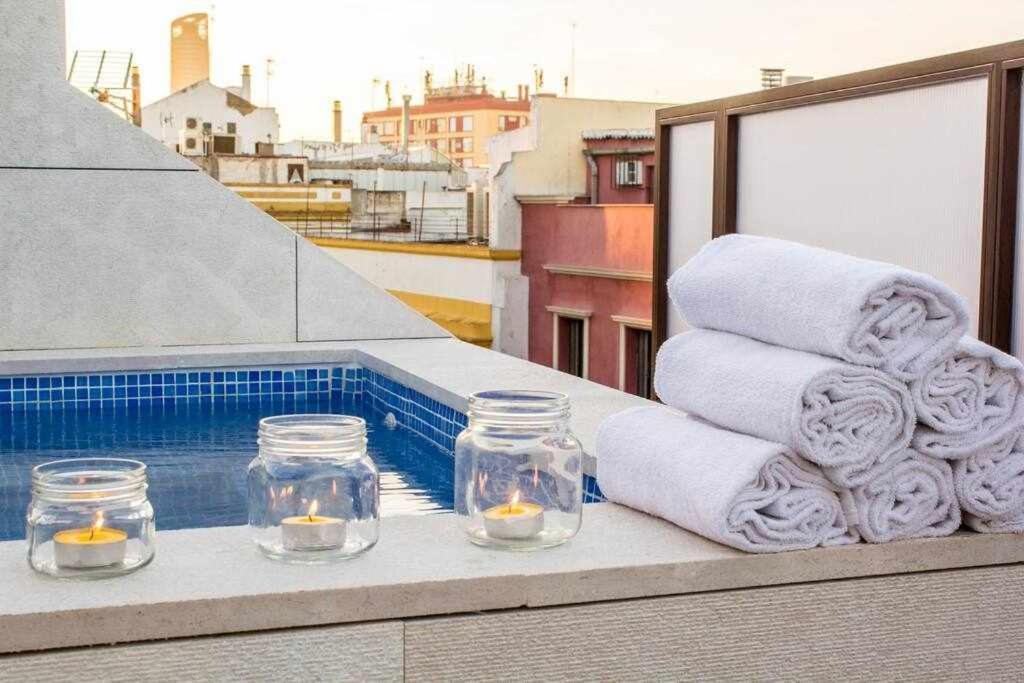 Atico Con Piscina Junto Catedral De Sevilla Exterior photo