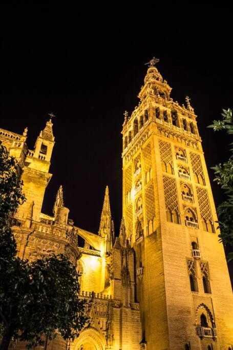 Atico Con Piscina Junto Catedral De Sevilla Exterior photo